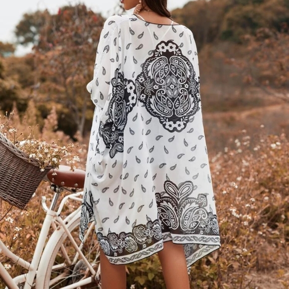 Paisley half sleeve kimono. shein.one size. - Picture 7 of 11